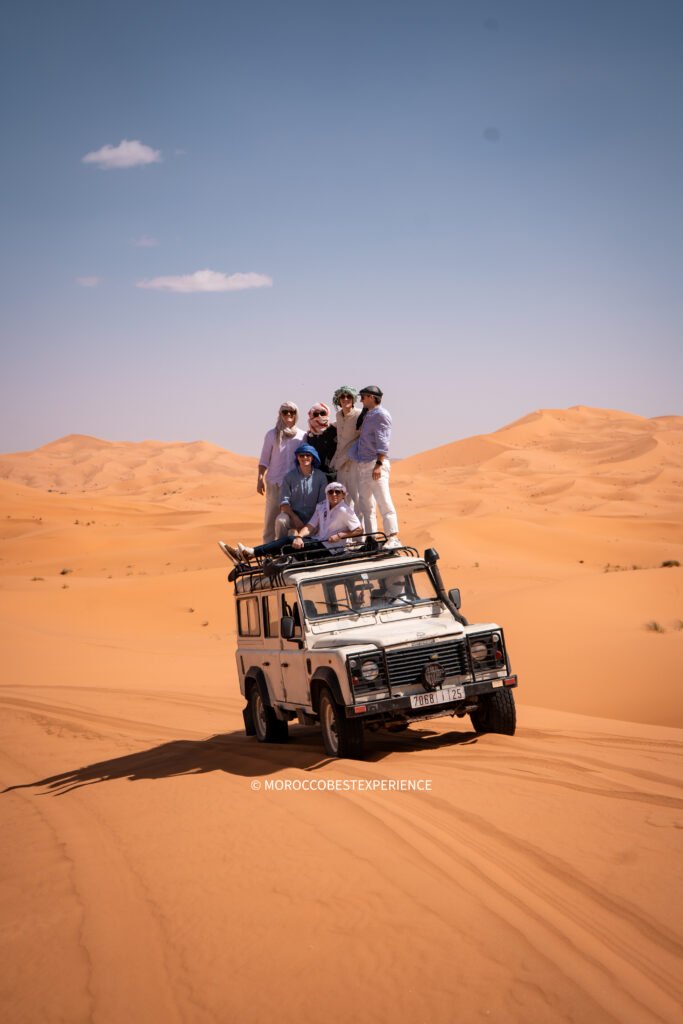 jeep safari tour at the desert to visite the nomads